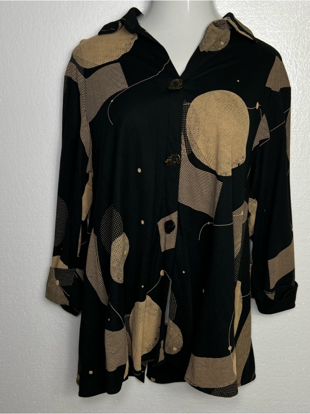 Red Coral button front and back graphic blouse size L